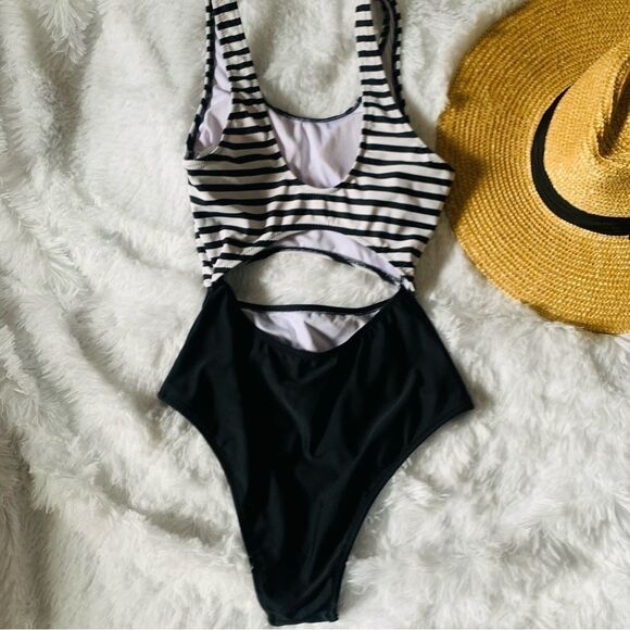 CUPSHE SWIMSUIT - Picture 5 of 9